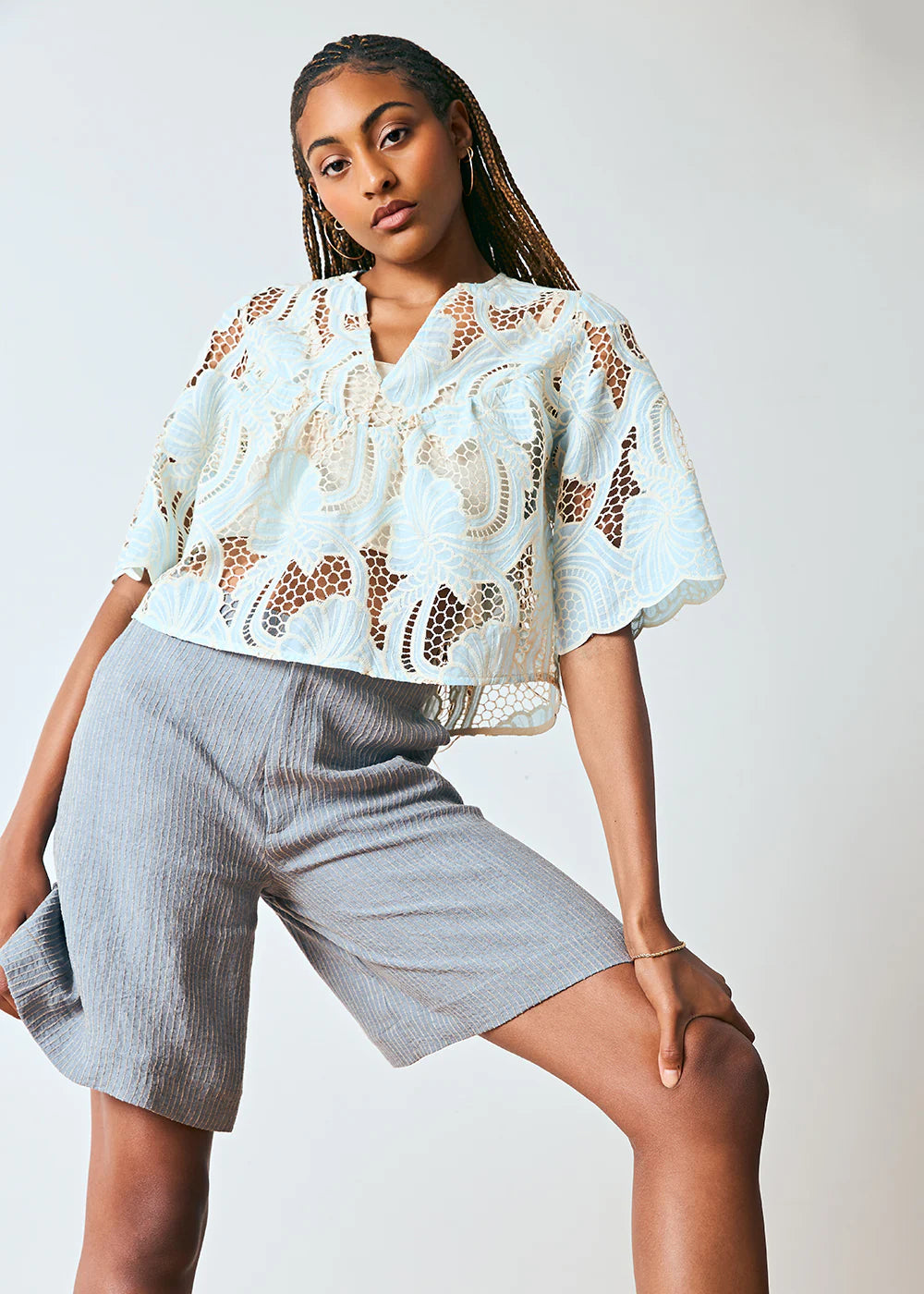 【ミニー】OHGA PICO BLOUSE ブラウス2025ss DAGG & STACEY - SHAW BLOUSE - BLUE EYELET - SS26 – Boutique Unicorn