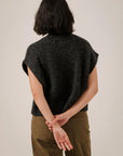 BARE KNITWEAR - GILET EN ALPAGA À BOUTONS - BASALT - AH26