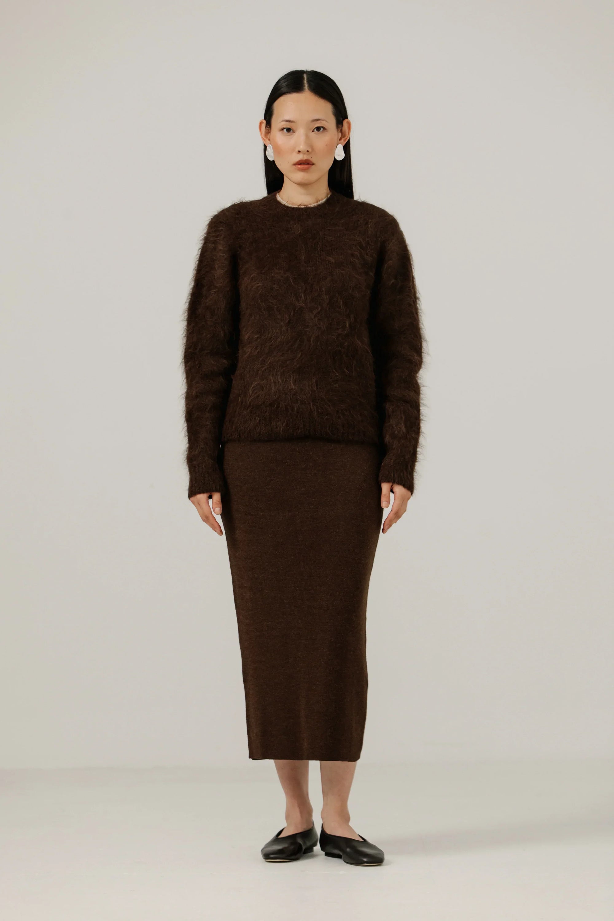 BARE KNITWEAR - SURI ALPACA SWEATER - MOLASSES - FW25