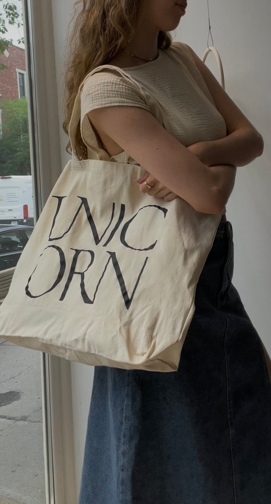 UNICORN - LARGE TOTE BAG AVEC LOGO – Boutique Unicorn, image size:942x1751