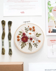 BRODÉ SERRÉ - DIY EMBROIDERY KIT - FLORAL BOUQUET