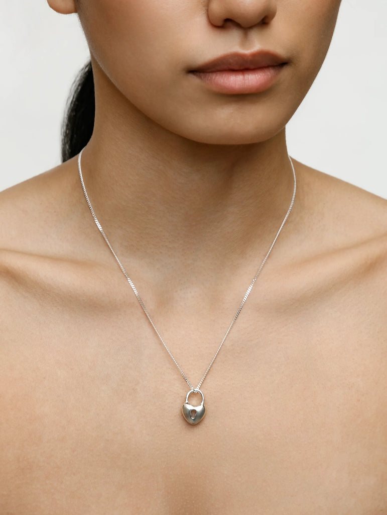 WOLF CIRCUS - COLLIER HEARTLOCK CHARM - ARGENT