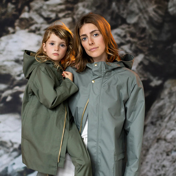 FAIRCHILD HARBOUR RAINCOAT SLATE SS23