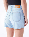 DR DENIM - NORA SHORTS - STREAM LIGHT USED - PÉ25