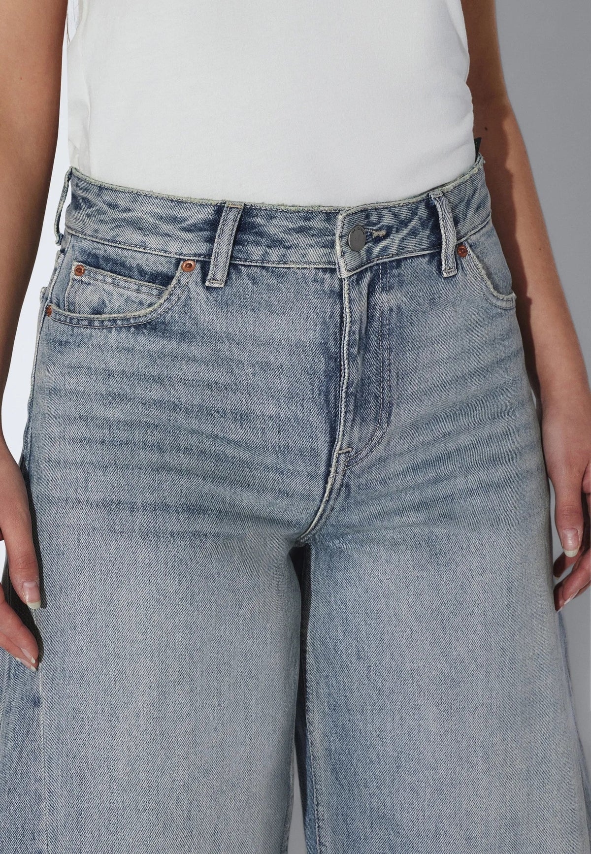 DR DENIM - NANCI BARREL JEANS - DRIFT LIGHT USED - FW26