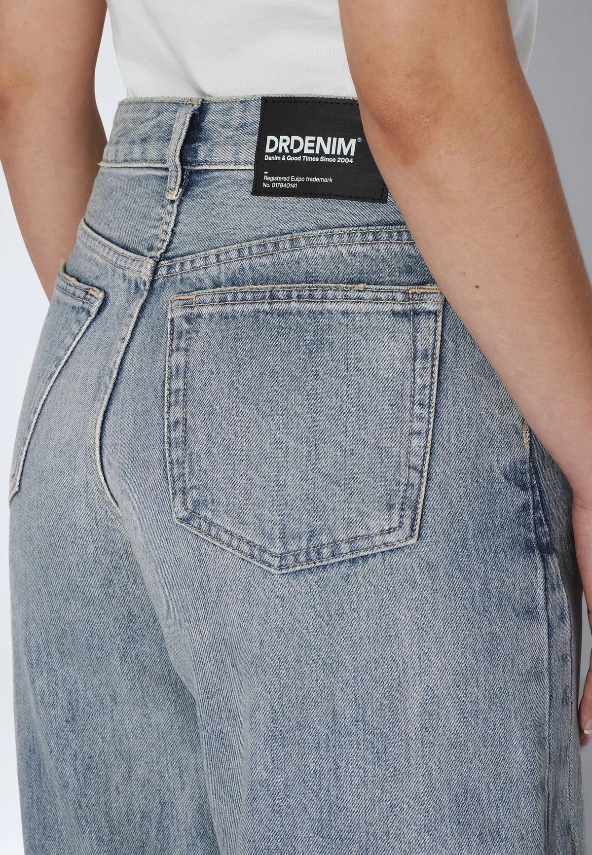 DR DENIM - NANCI BARREL JEANS - DRIFT LIGHT USED - FW26