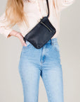 ELEVEN THIRTY - SAC BANANE AMADA - CUIR NOIR