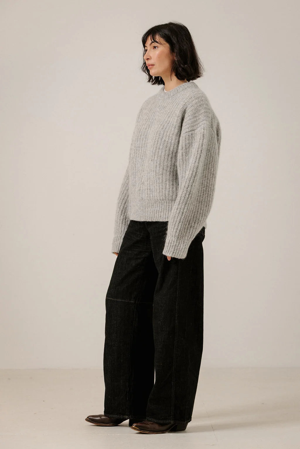 BARE KNITWEAR -  PULL COL ROND EN ALPAGA - GRIS PÂLE - AH26