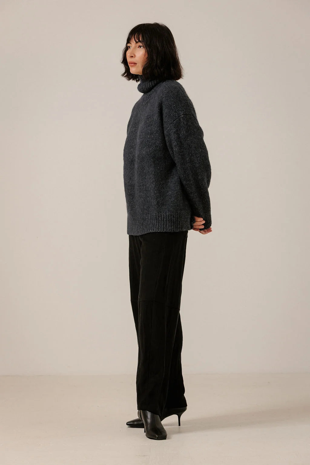 BARE KNITWEAR - COL ROULÉ OVERSIZE EN ALPAGA - MARINE FONCÉ - AH26