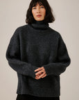 BARE KNITWEAR - COL ROULÉ OVERSIZE EN ALPAGA - MARINE FONCÉ - AH26