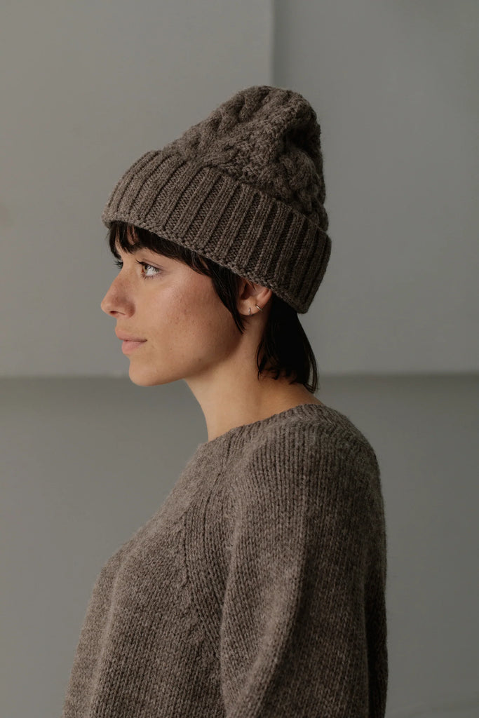 BARE KNITWEAR - TUQUE PORTEAU CABLE - AH23