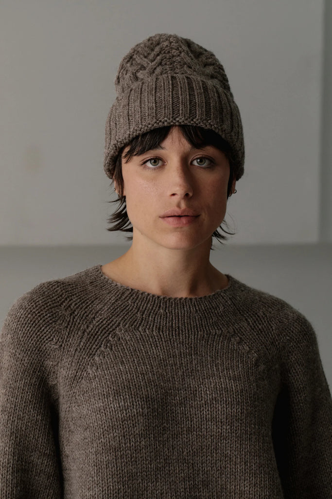 BARE KNITWEAR - TUQUE PORTEAU CABLE - AH23
