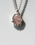 HOUSE OF HUDSON - PENDENTIF BLOBBY - QUARTZ ROSE