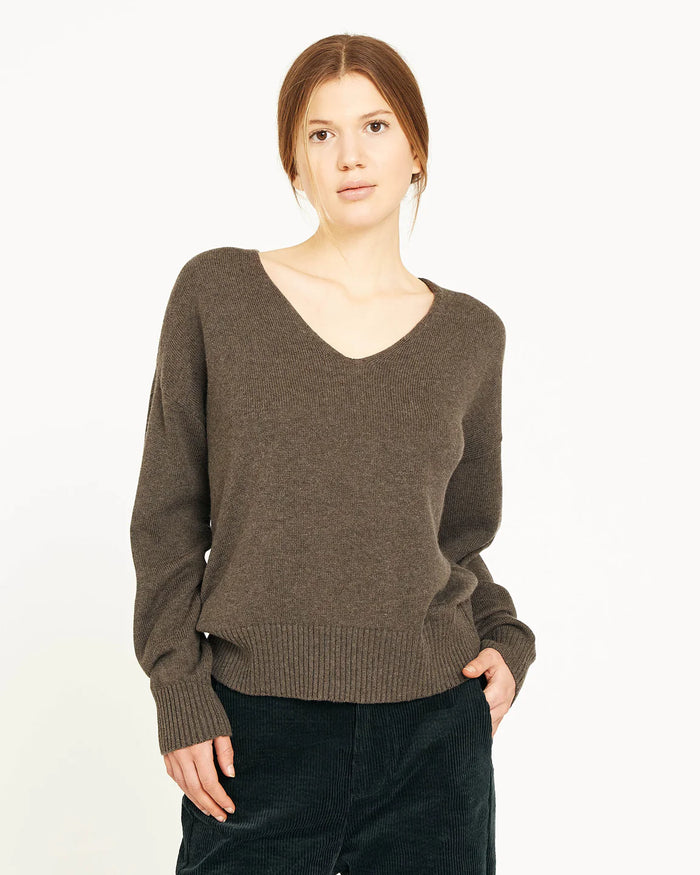 NAIF - PULL CLARA - MOCHA FONCÉ - AH23