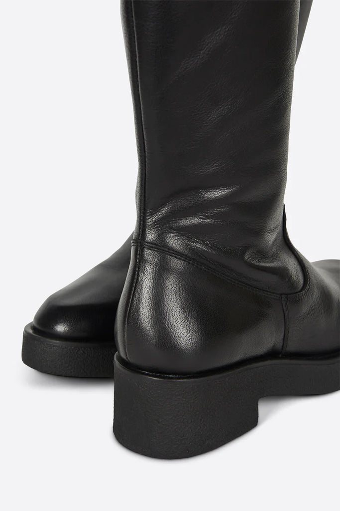 INTENTIONALLY BLANK - BOTTES FLETCHER - NOIR - AH23