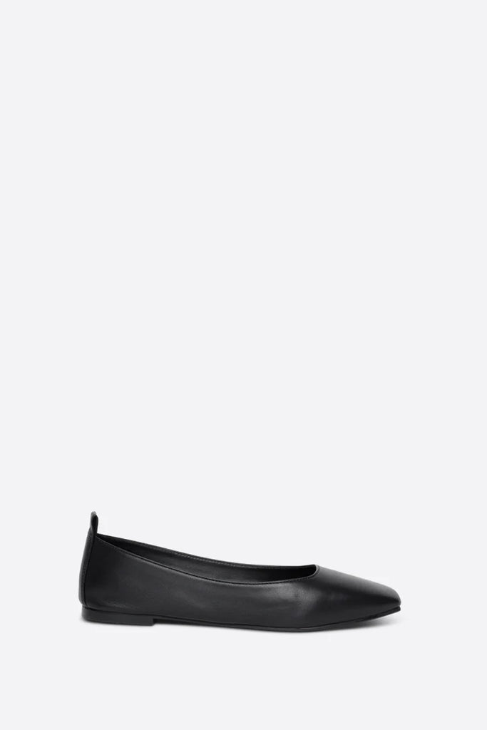 INTENTIONALLY BLANK - BALLERINE IMAGE - NOIR - AH23