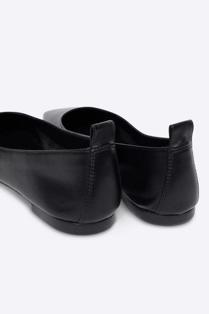 INTENTIONALLY BLANK - BALLERINE IMAGE - NOIR - AH23
