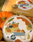 BRODÉ SERRÉ - KIT DE BRODERIE D.I.Y. - CHAMPS DE CITROUILLES