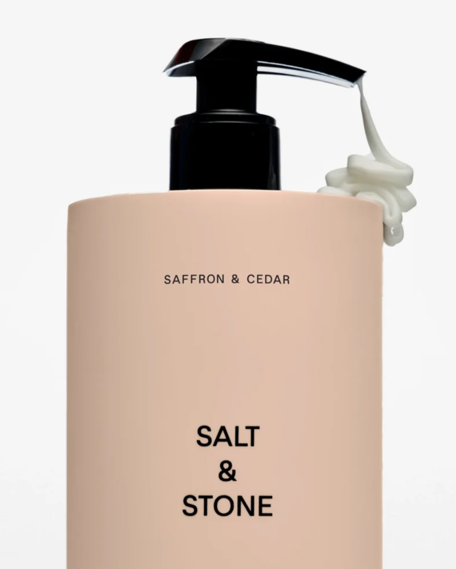 SALT &amp; STONE - LOTION POUR LE CORPS - SAFRAN ET CÈDRE 450ml