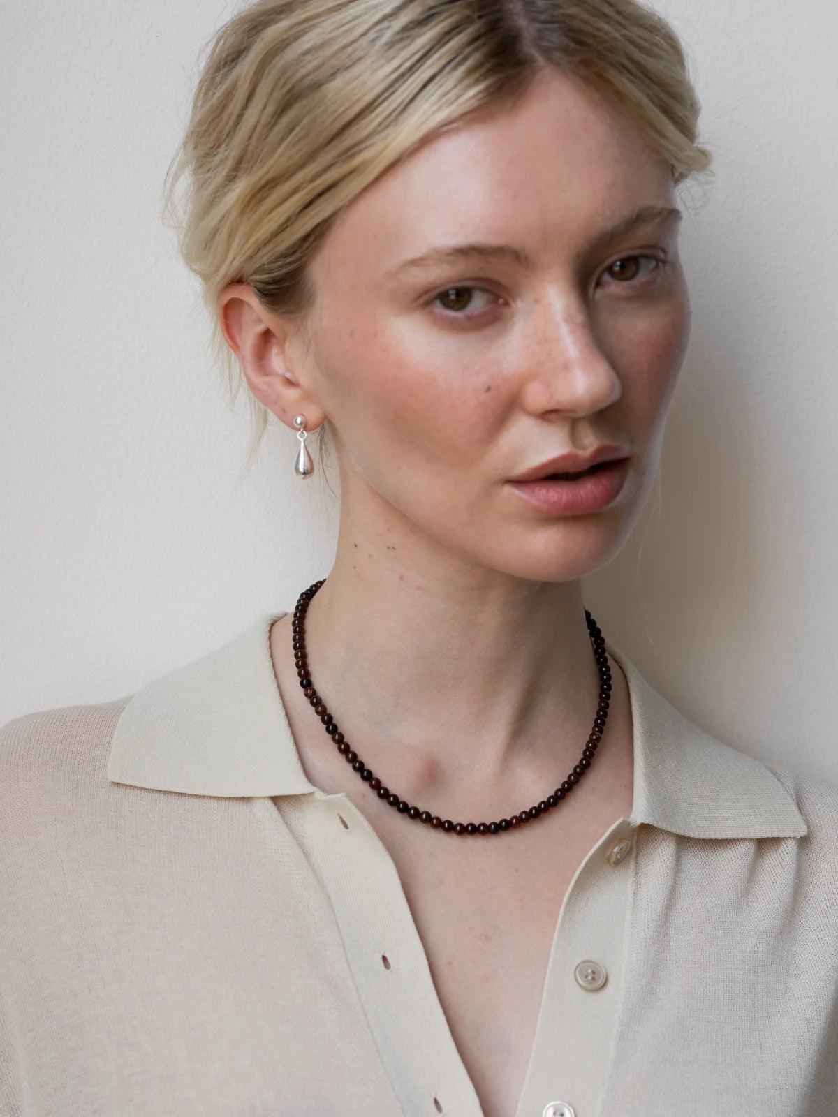 LISBETH JEWELRY - SMALL BEAD NECKLACE - HESSONITE