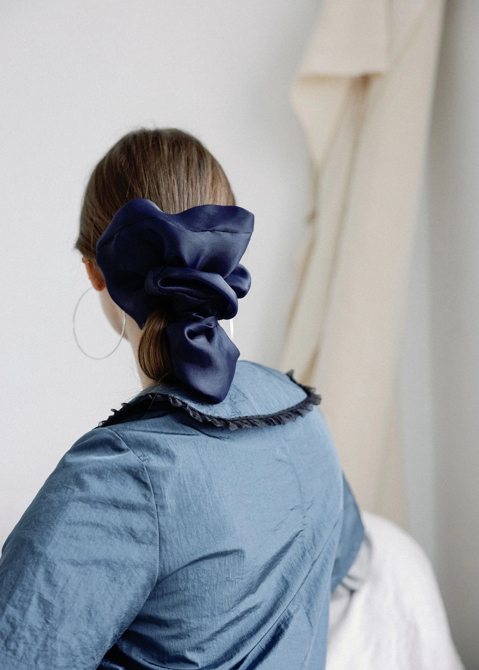 A BRONZE AGE - CHOUCHOU ORGANZA - MARINE
