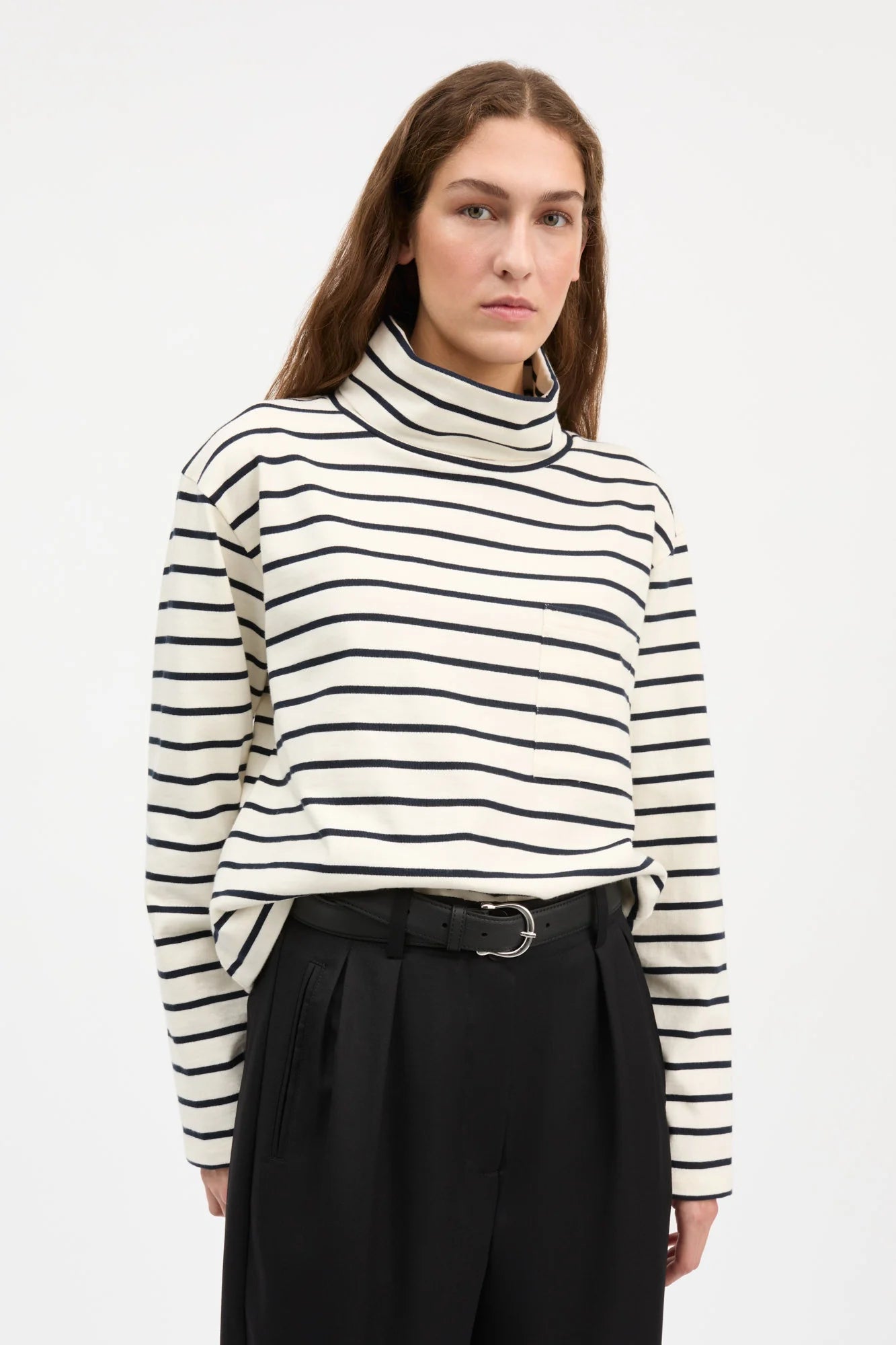 SKALL STUDIO - COL ROULÉ NESSA - RAYÉ ÉCRU/ MARINE - AH26