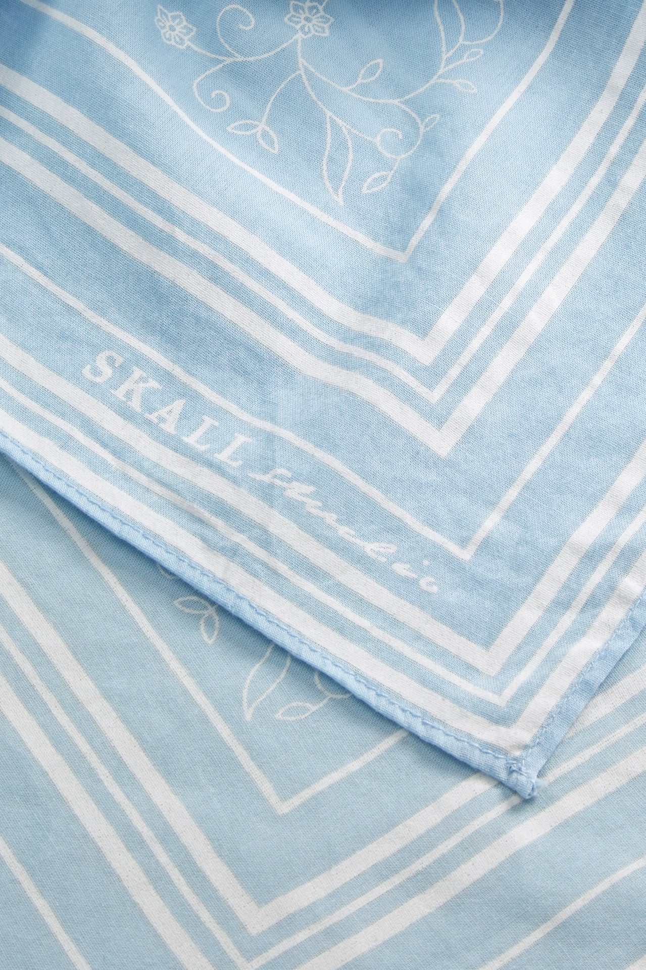 SKALL STUDIO - FOULARD CLASSIQUE - 55 X 55 - AH25