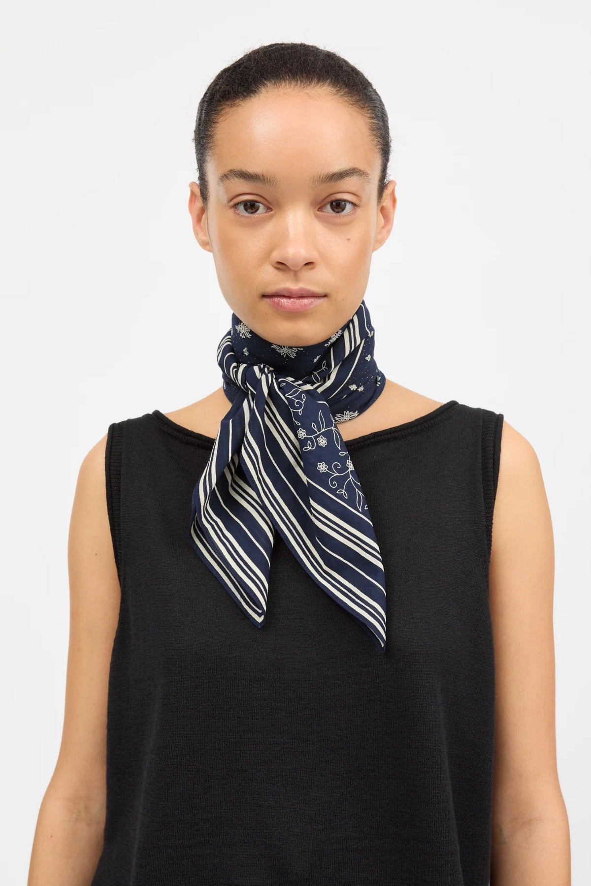SKALL STUDIO - CLASSIC SCARF - DARK GREEN/BROWN - 90X90