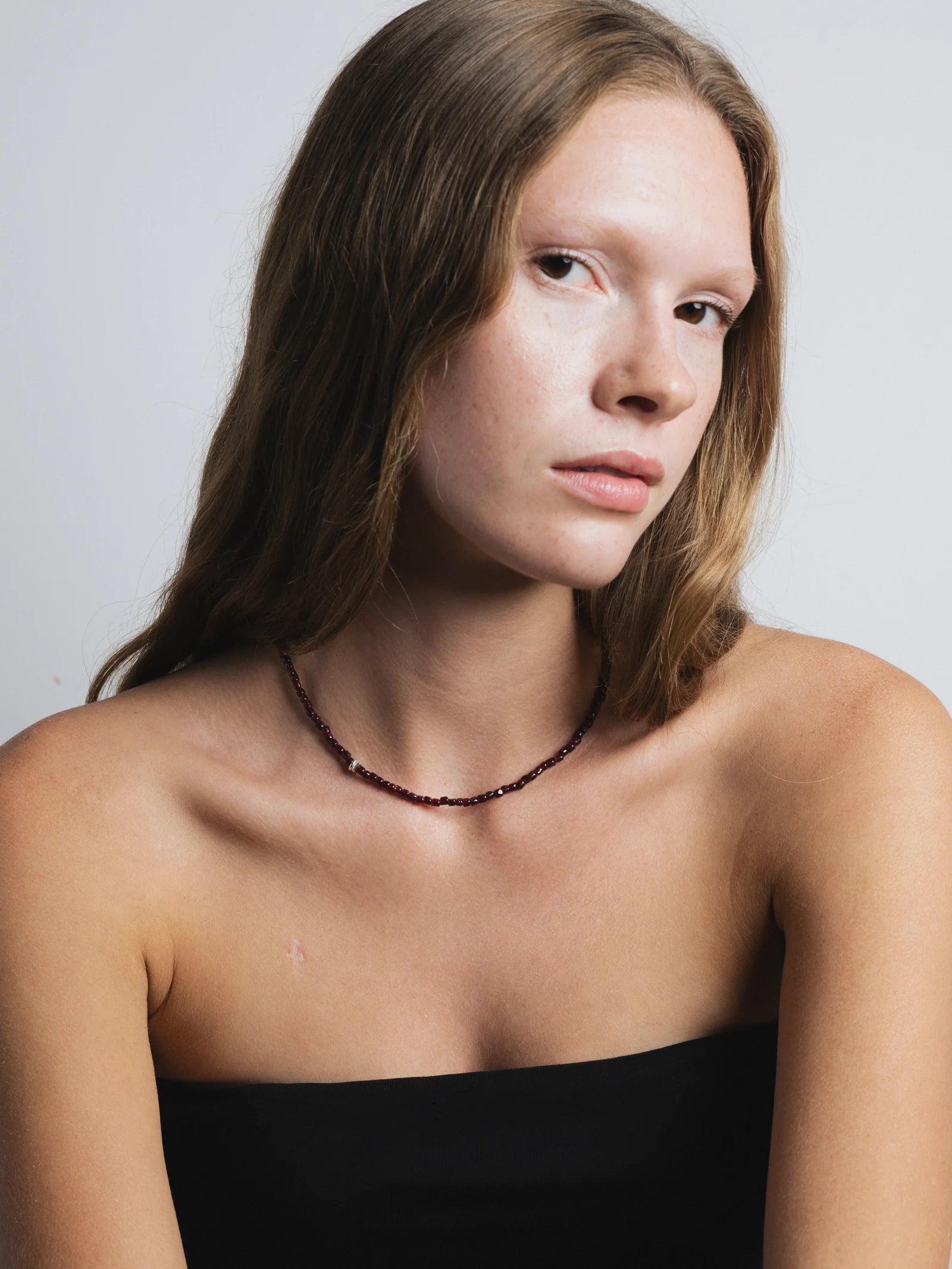 WOLF CIRCUS - JANE NECKLACE - RED GARNET