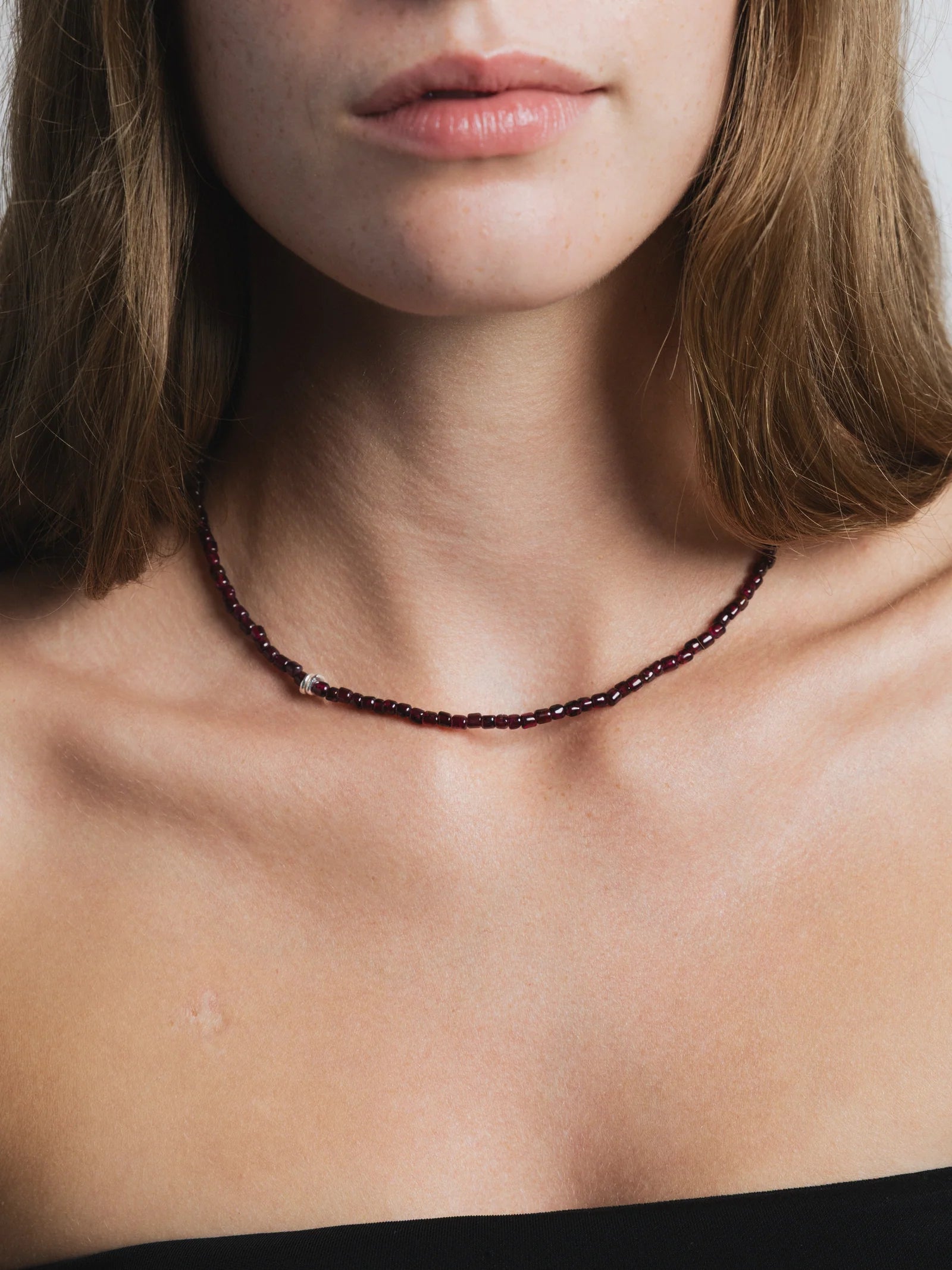 WOLF CIRCUS - JANE NECKLACE - RED GARNET