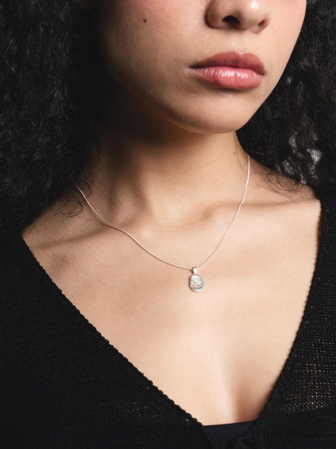 WOLF CIRCUS - ROSE NECKLACE - SILVER