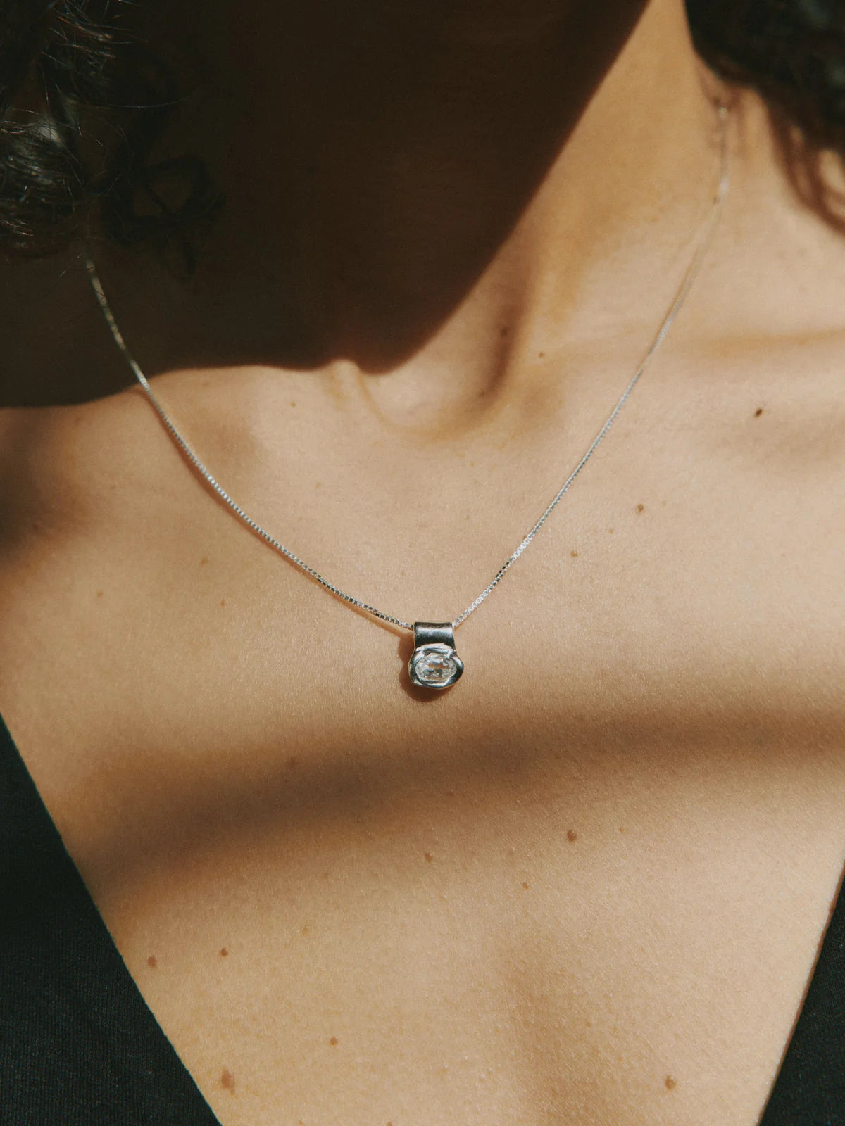 WOLF CIRCUS - COLLIER CORA - TOPAZE BLANC