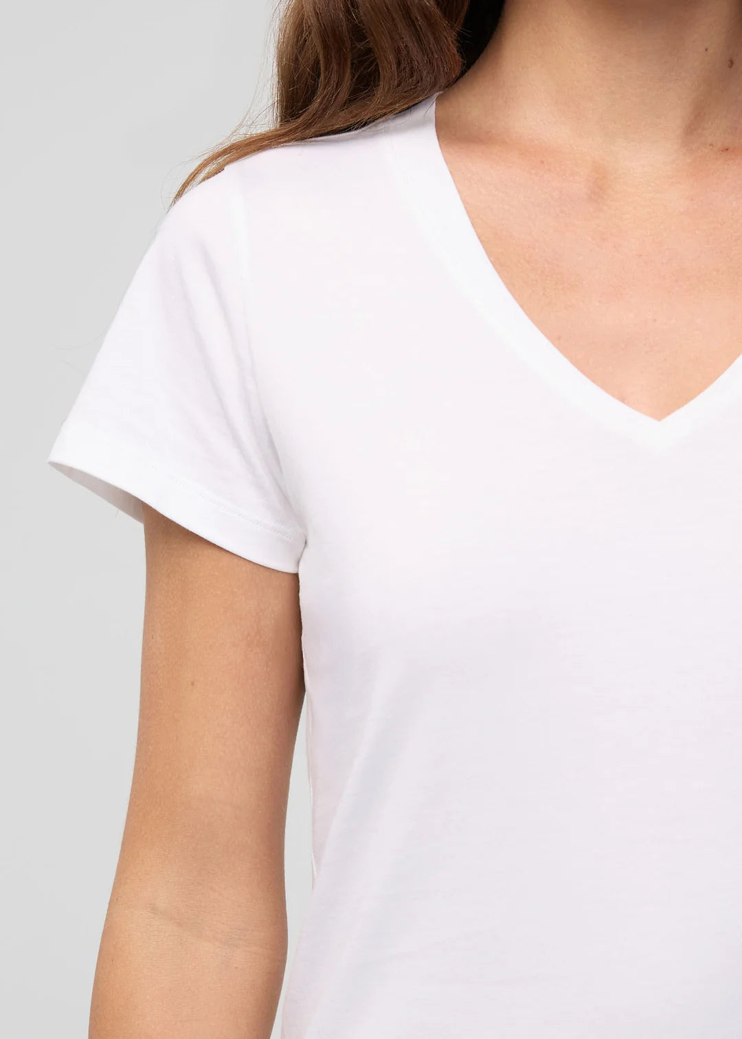 DUER - T-SHIRT SLIM PURE PIMA COL V - BLANC