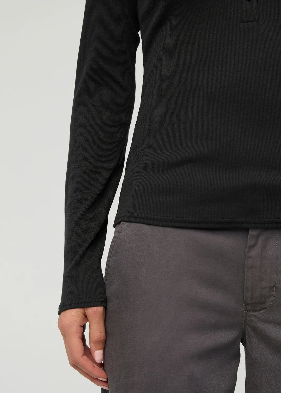 DUER - HAUT HENLEY COTON PIMA CÔTELÉ - NOIR