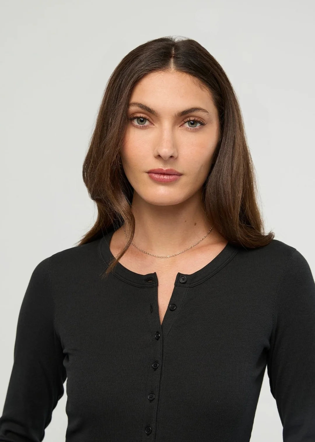 DUER - HAUT HENLEY COTON PIMA CÔTELÉ - NOIR