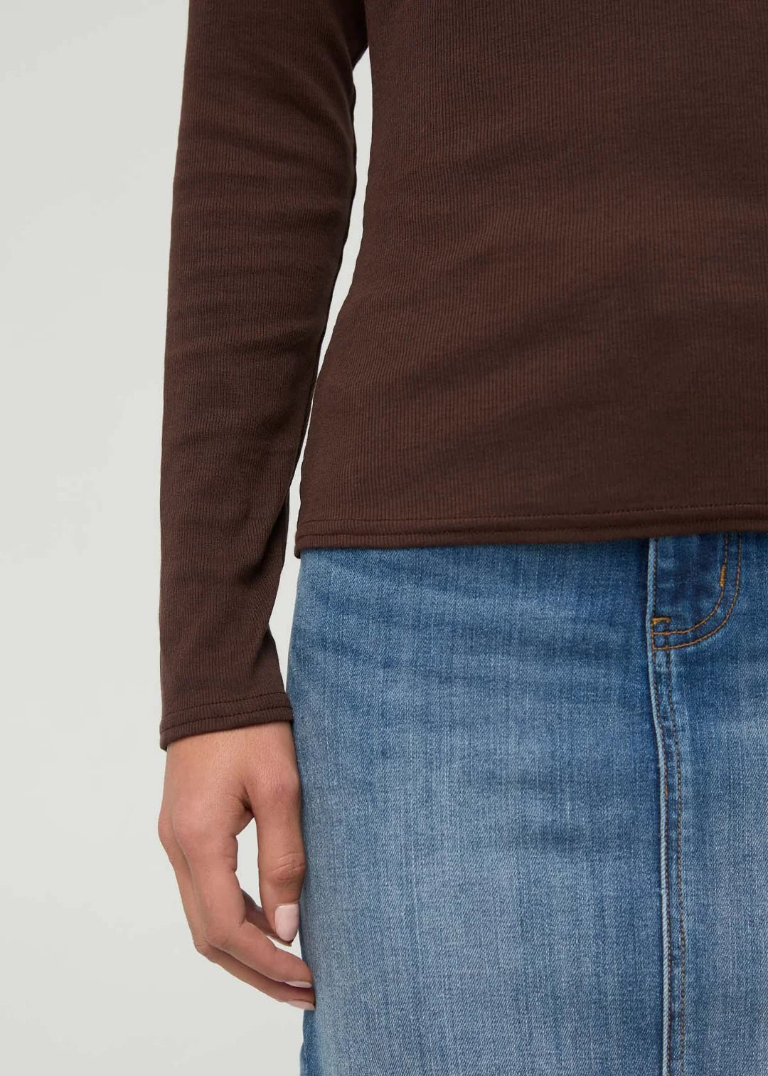DUER - HAUT HENLEY COTON PIMA CÔTELÉ - ESPRESSO