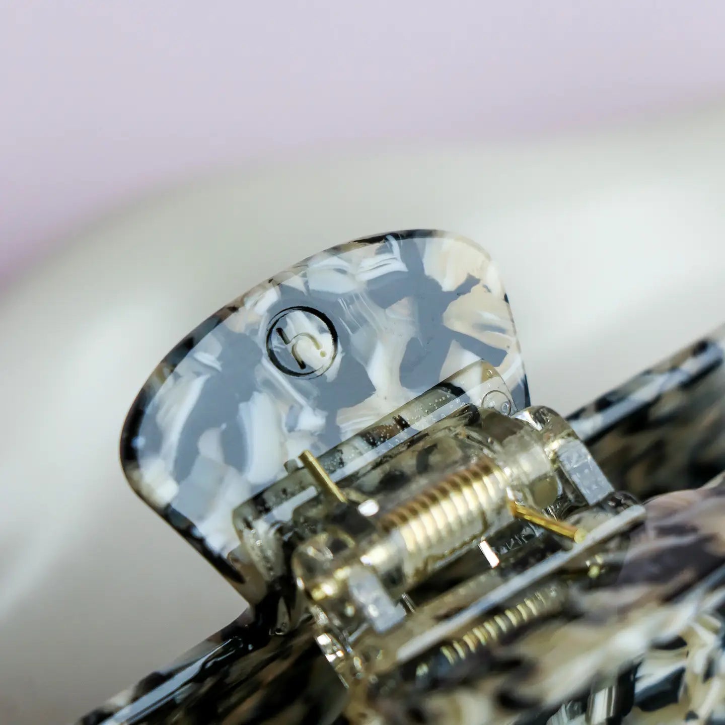 HORACE JEWELRY - HAIR CLIP - DALILA