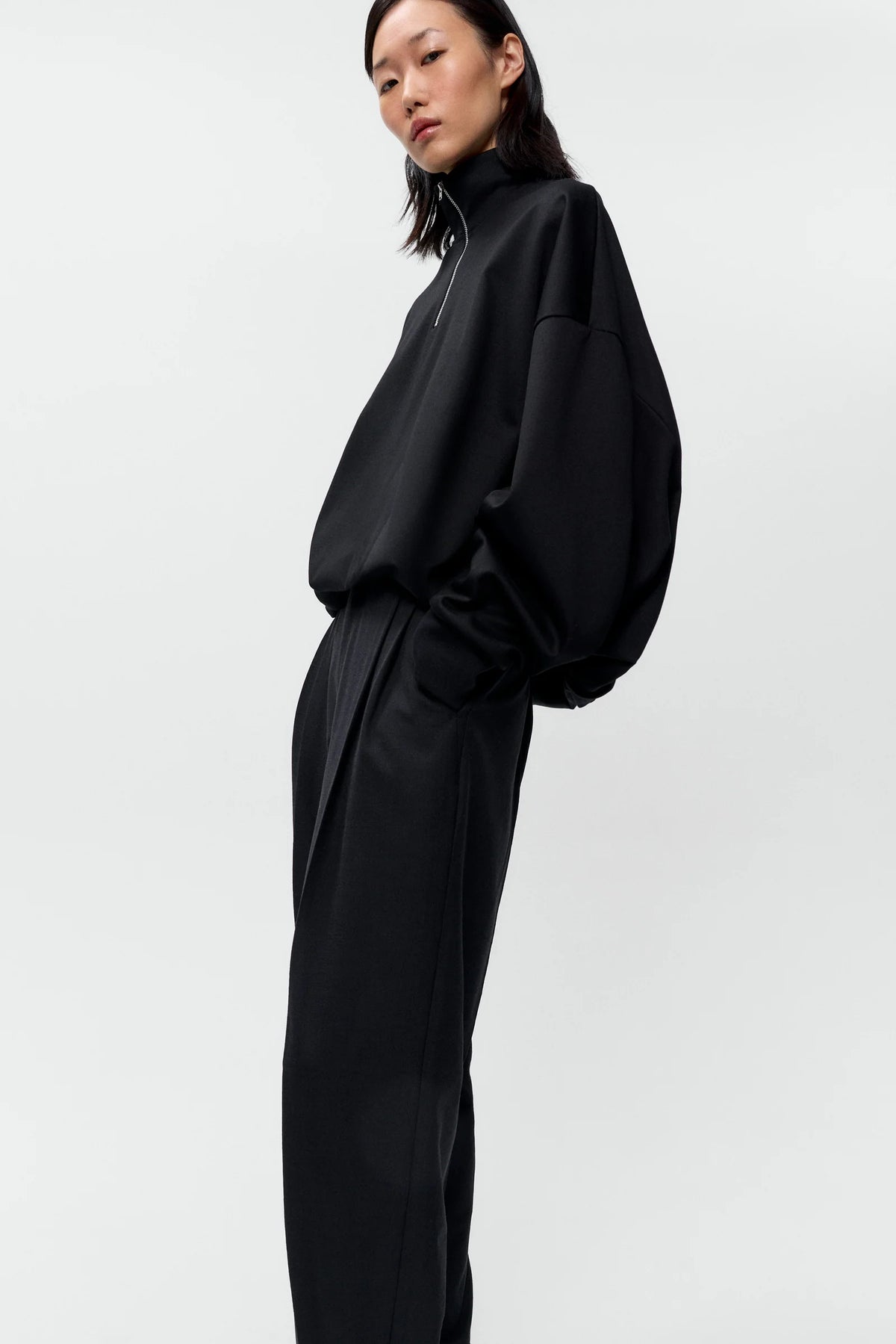 CORDERA - HIGH-NECKED BALLOON-SLEEVE TOP WITH ZIPPER - BLACK - FW6