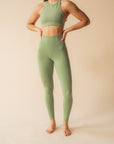 GIRLFRIEND COLLECTIVE - HIGH RISE COMPRESSIVE LEGGINGS 28.5  - MANTIS