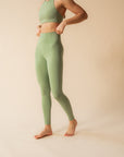 GIRLFRIEND COLLECTIVE - HIGH RISE COMPRESSIVE LEGGINGS 28.5  - MANTIS