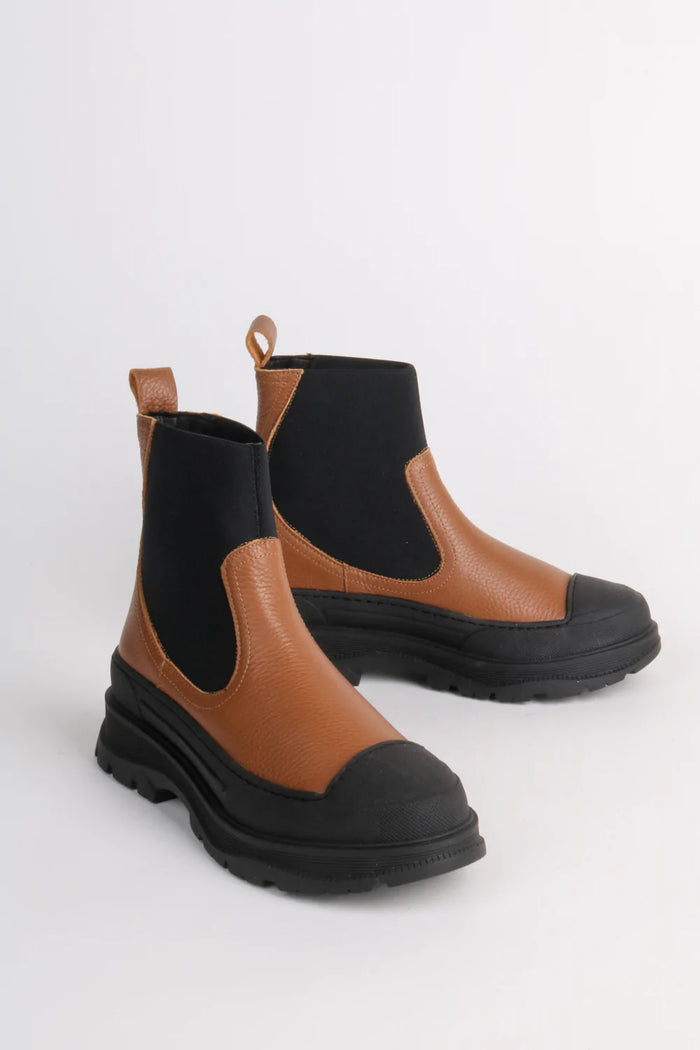 INTENTIONALLY BLANK - BOTTES COURT PLATFORM - CAFÉ - AH22