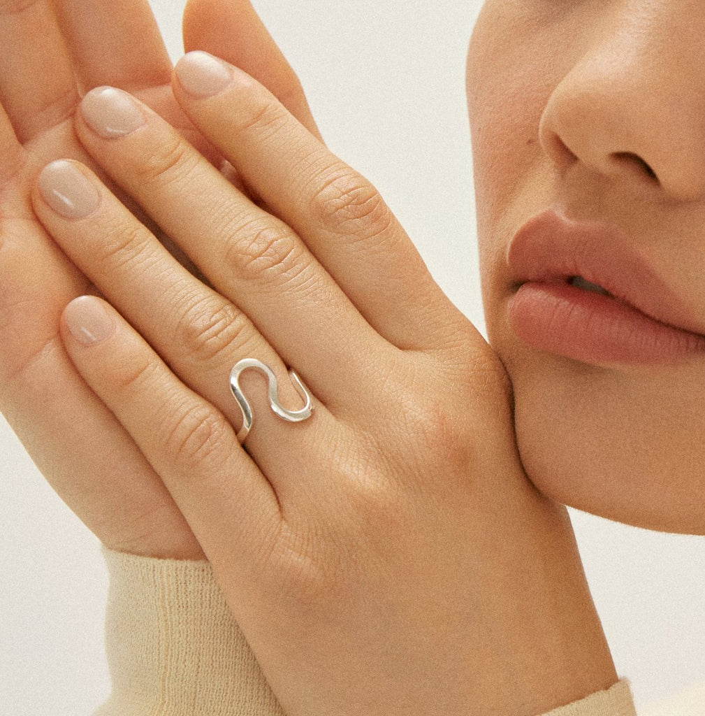 PILAR AGUECI - BAGUE MESA
